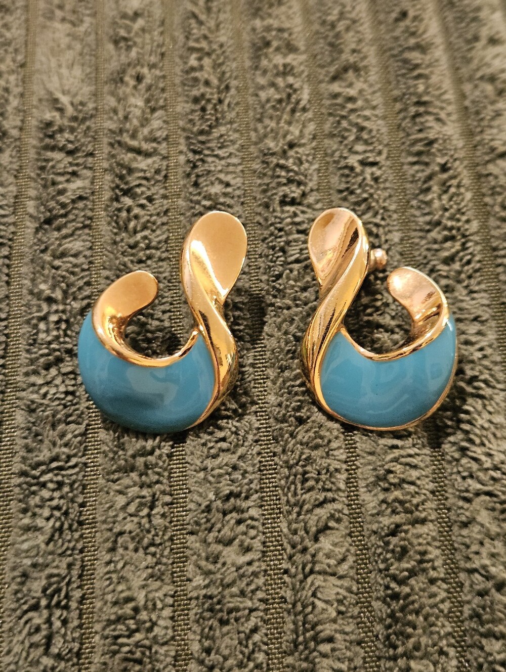 Gold & Turquoise Swirl Clip-On Earrings - Women Jewelry- Vintage